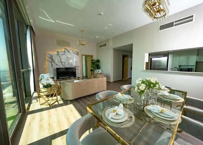 Magnificent 3Br Luxurious Apartment With Burj Khalifa View