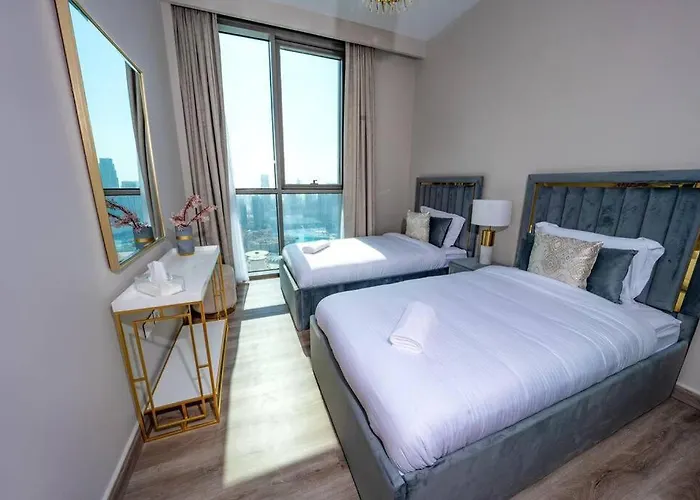 Magnificent 3Br Luxurious Apartment With Burj Khalifa View