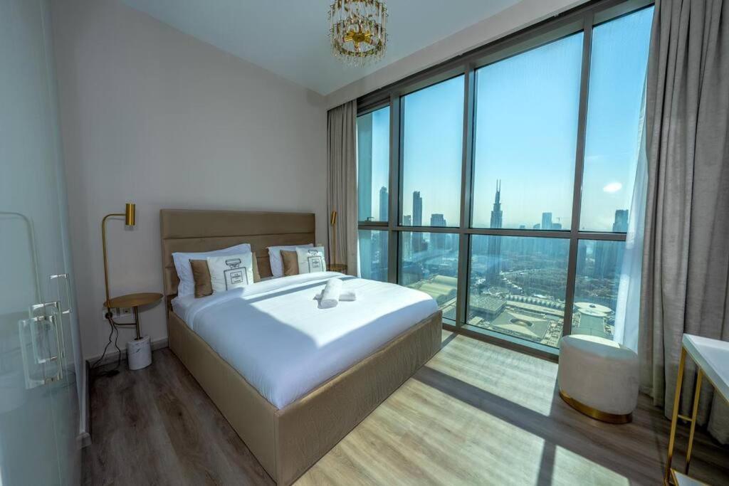 Magnificent 3br Luxurious With Burj Khalifa View Apartment *
