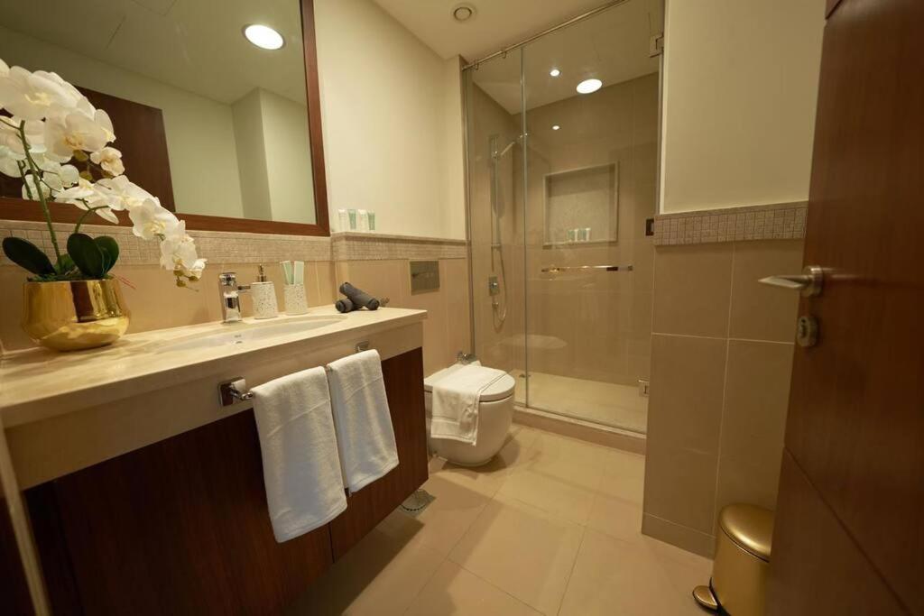 Magnificent 3br Luxurious With Burj Khalifa View Apartment *